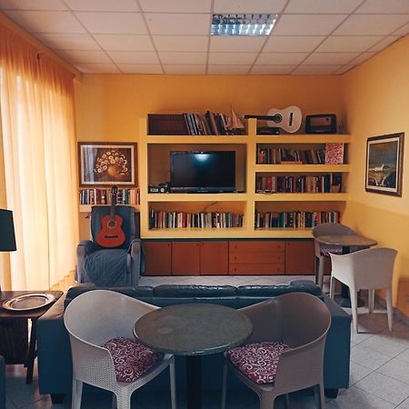Hotel Armida Laigueglia Bagian luar foto